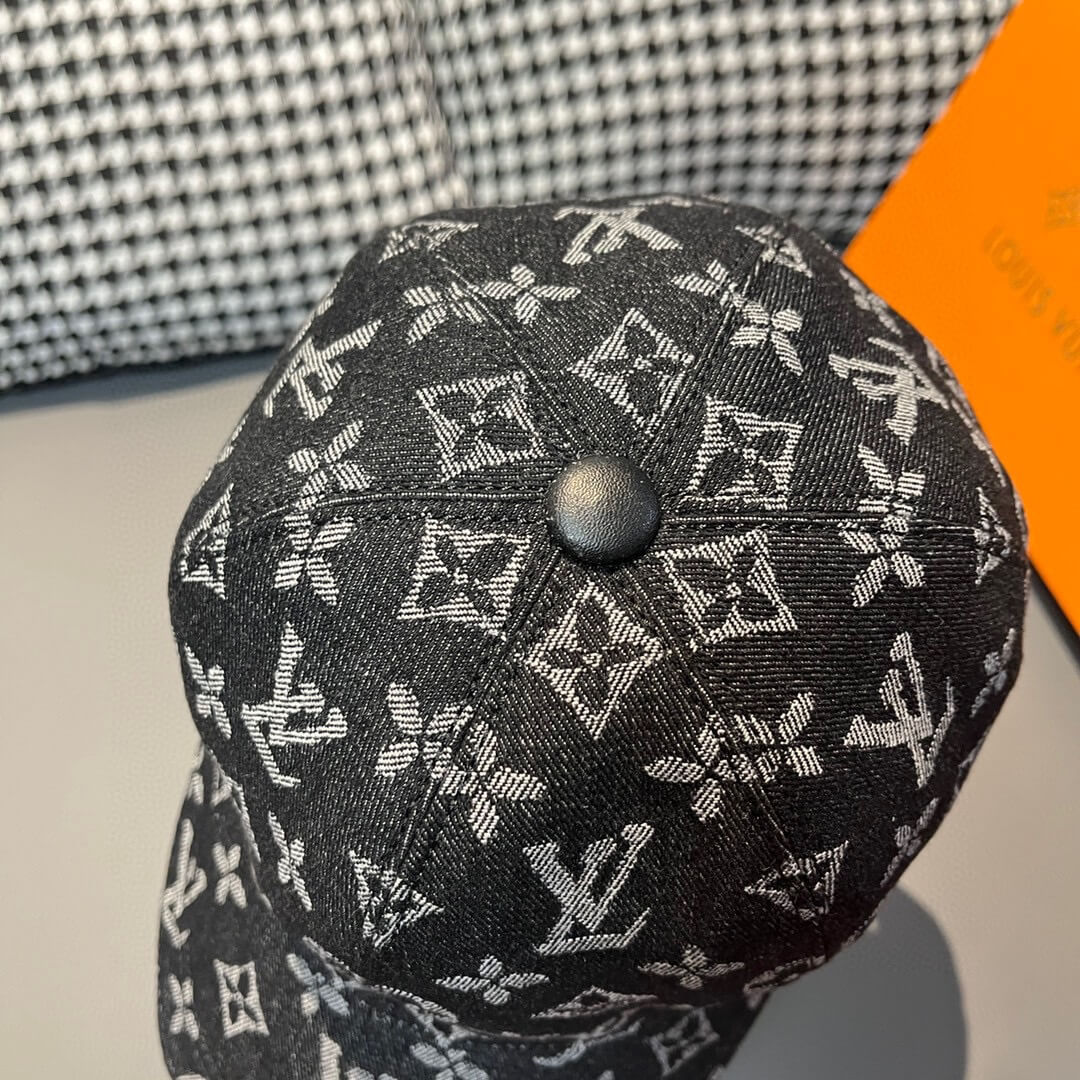 LOUIV Cap