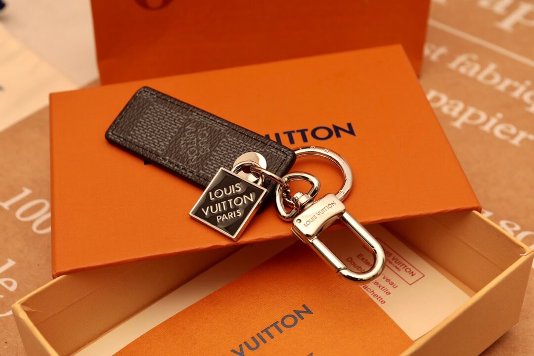 LOUIV Tab Key Chain