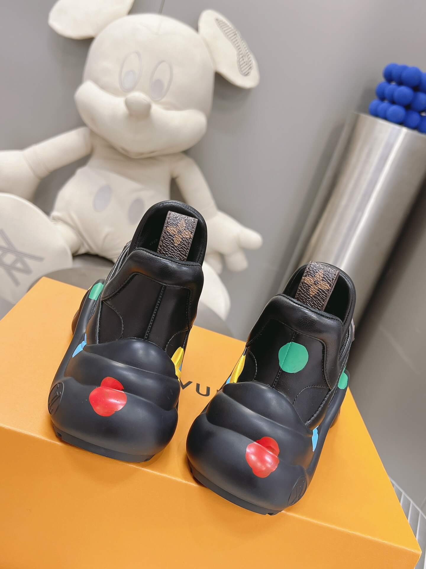 LOUIV Sneakers