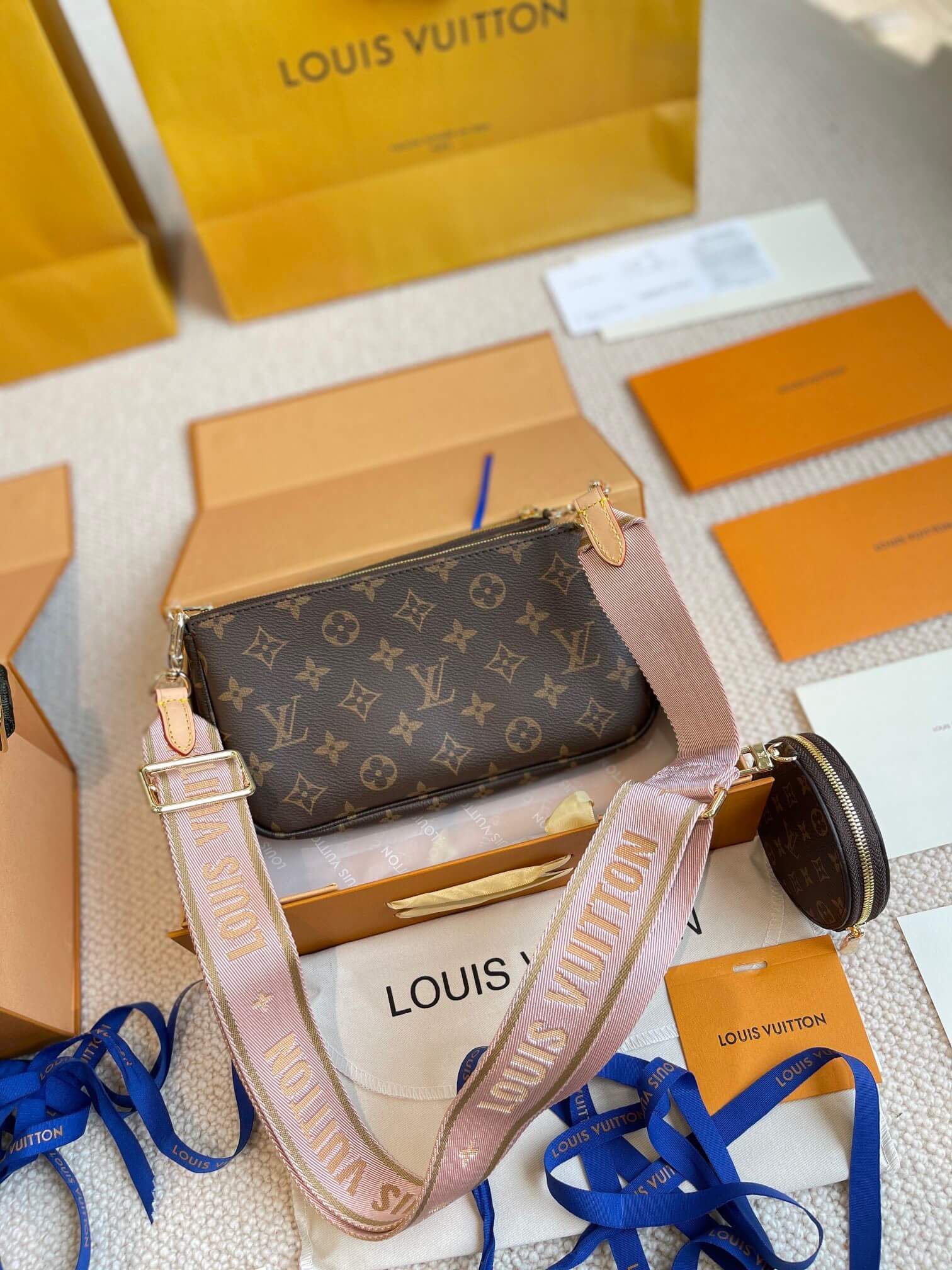LOUIV Multi Pochette