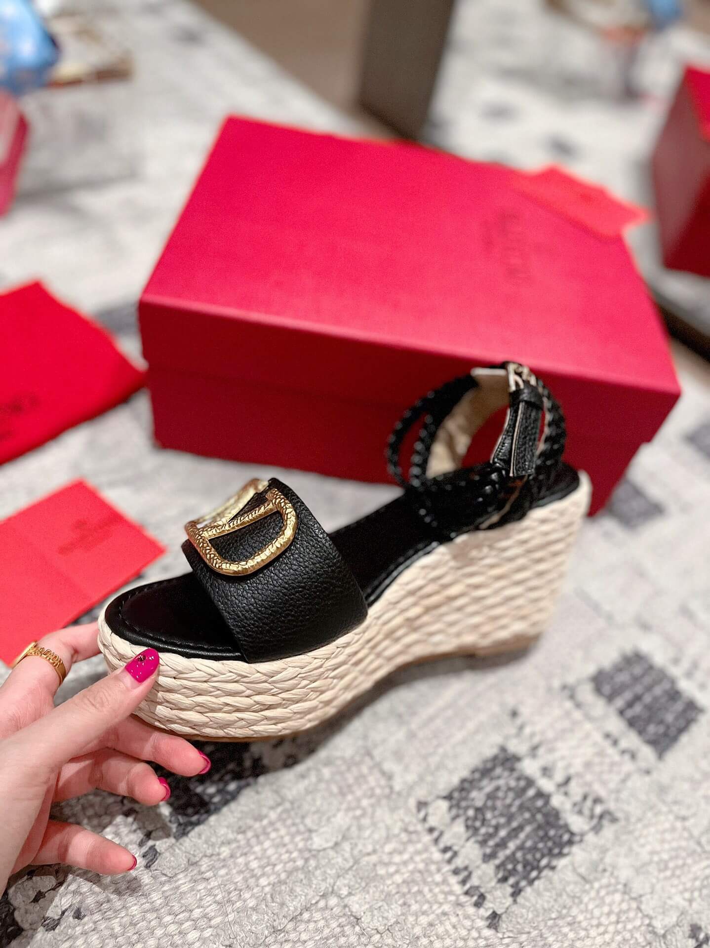 VALEN Wedges