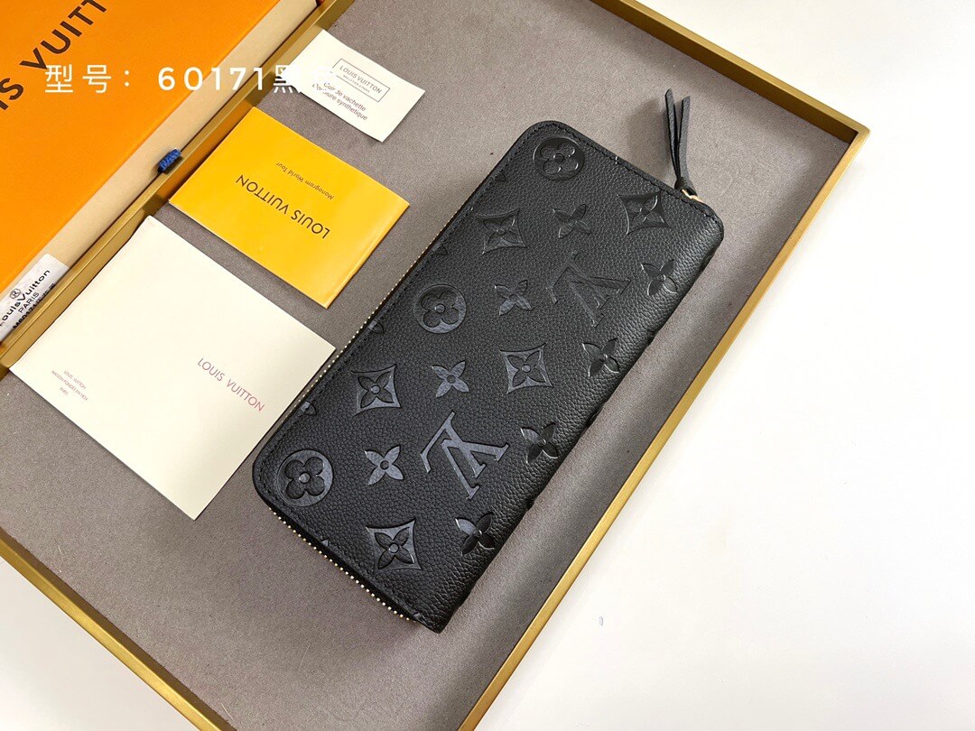 LOUIV Zippy Clemence Wallet