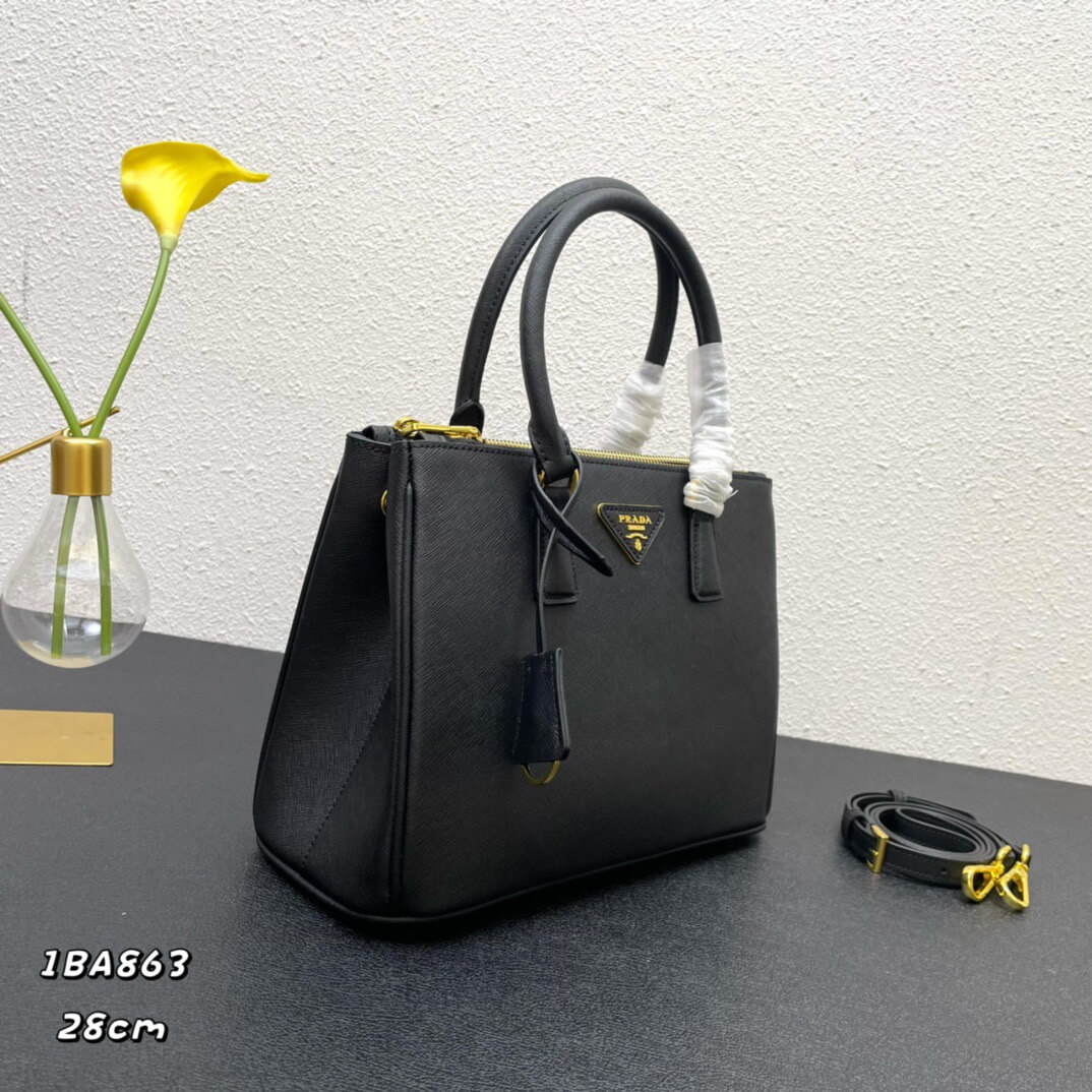 PR Saffiano Medium