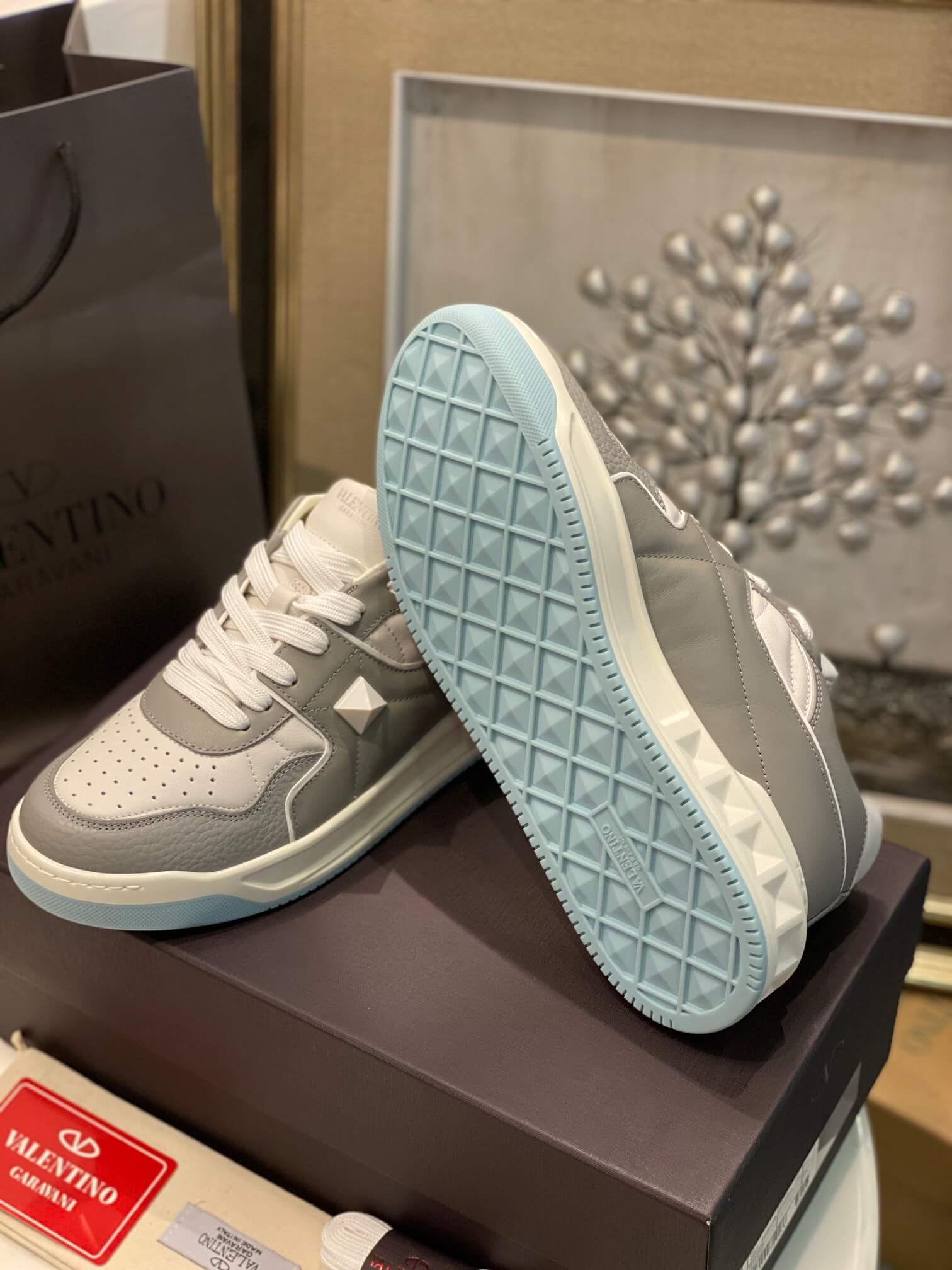 VALEN Sneakers
