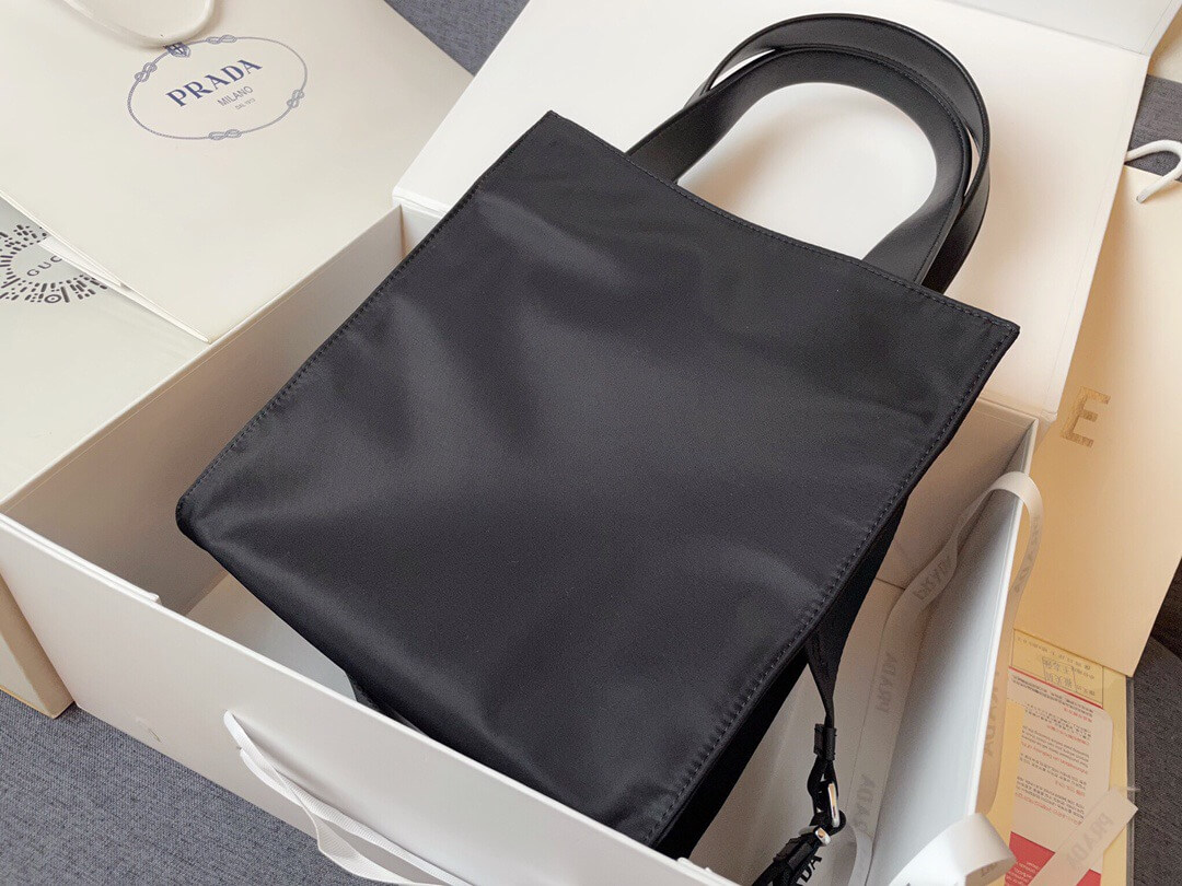 PR Vintage Nylon Tote
