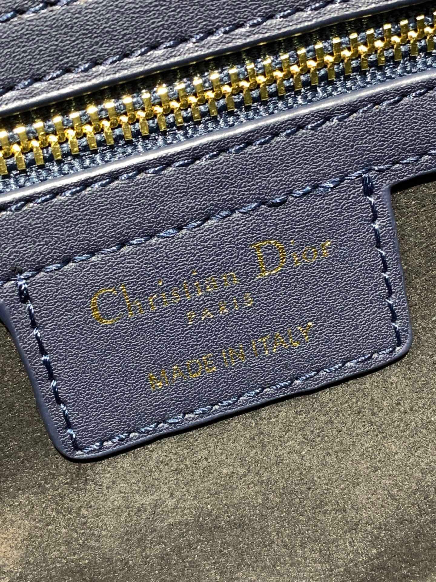 CD 30 Montaigne Avenue