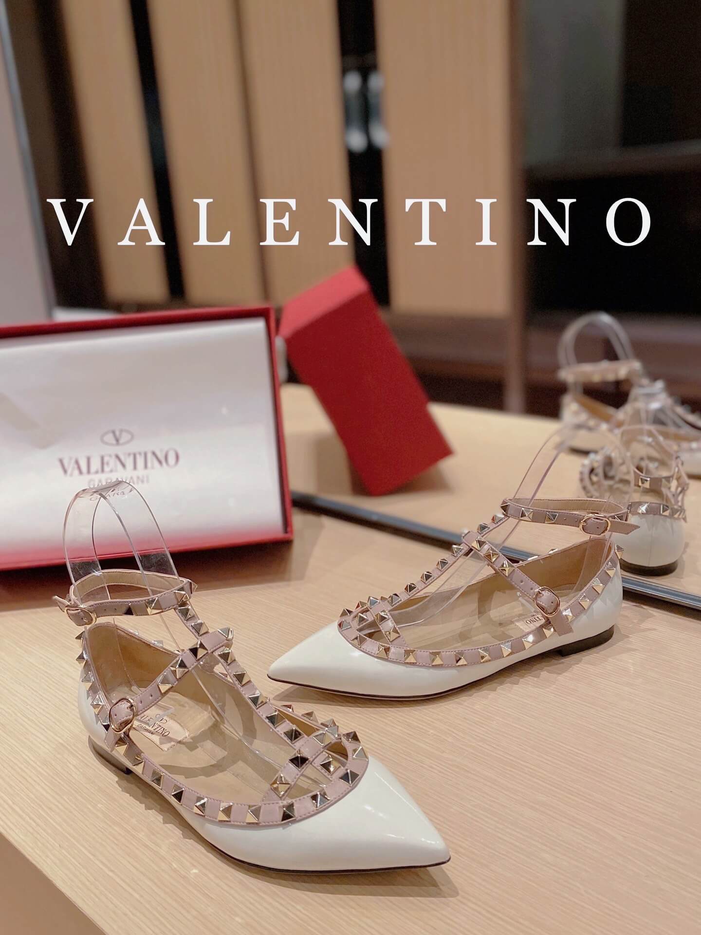 VALEN Rockstuds Sandals