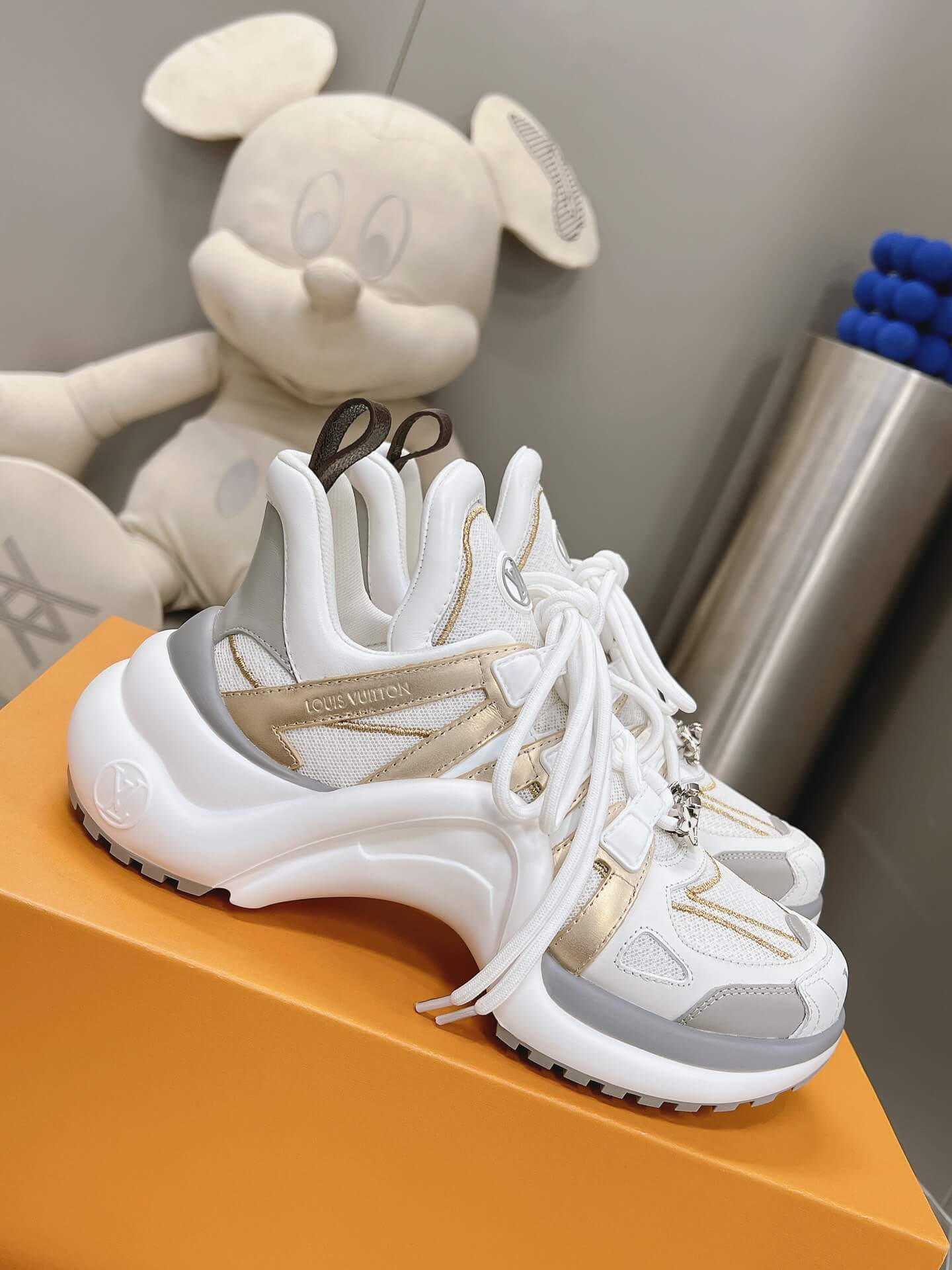 LOUIV Sneakers