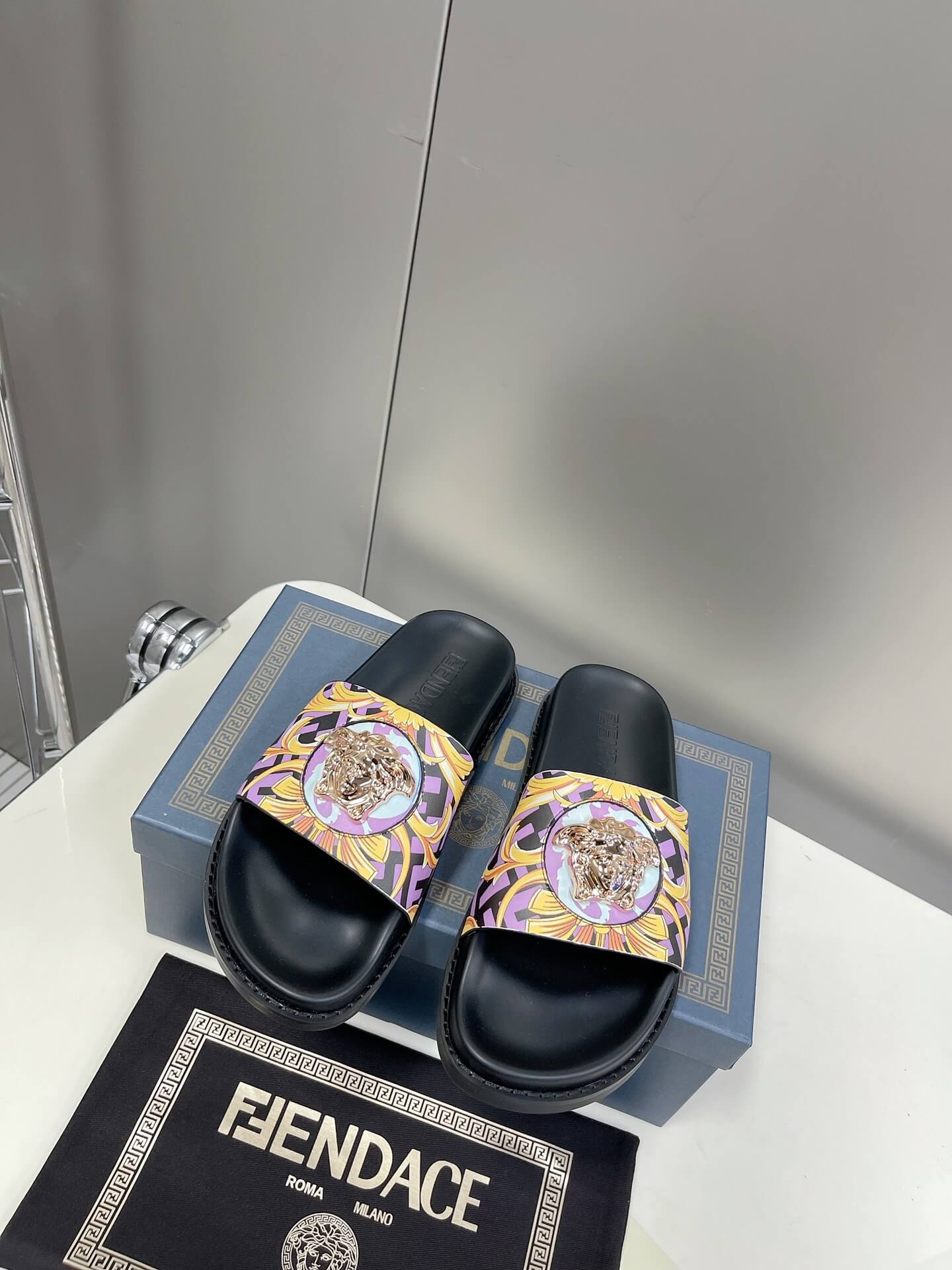 Fendace Slides