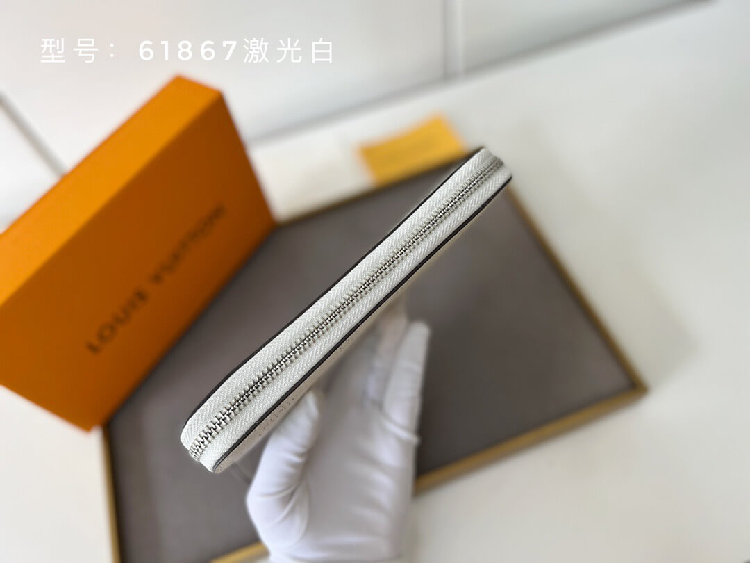 LOUIV Zippy Wallet