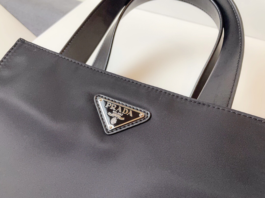PR Vintage Nylon Tote