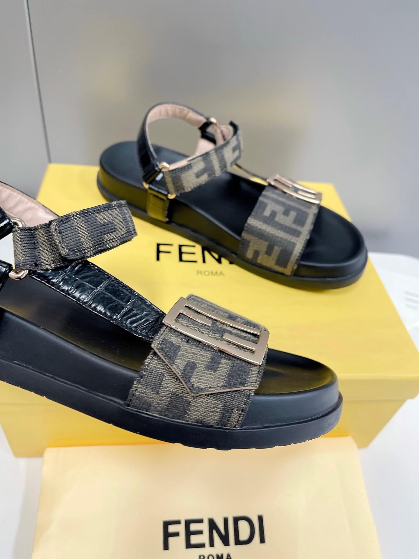 FD Sandals