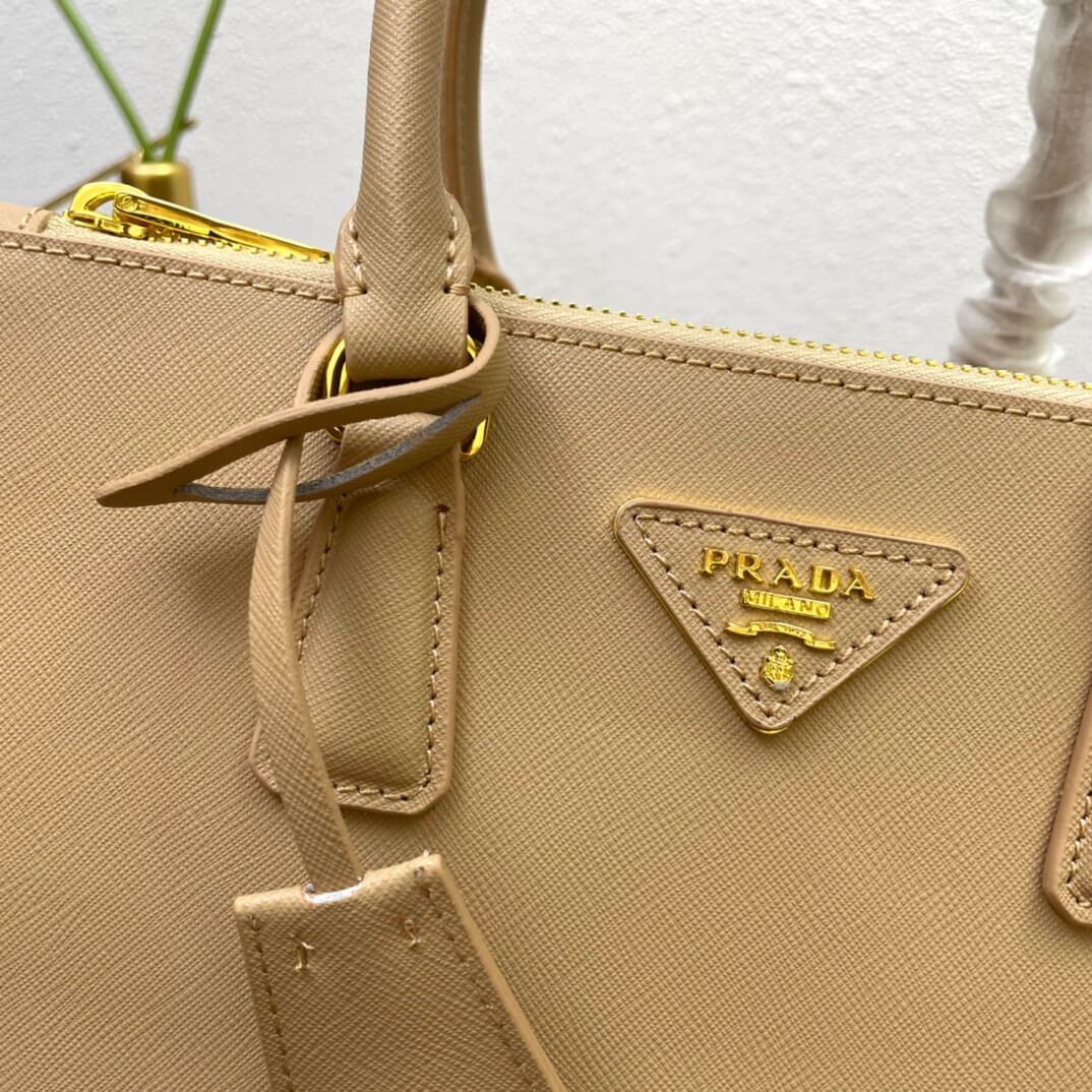 PR Saffiano Medium