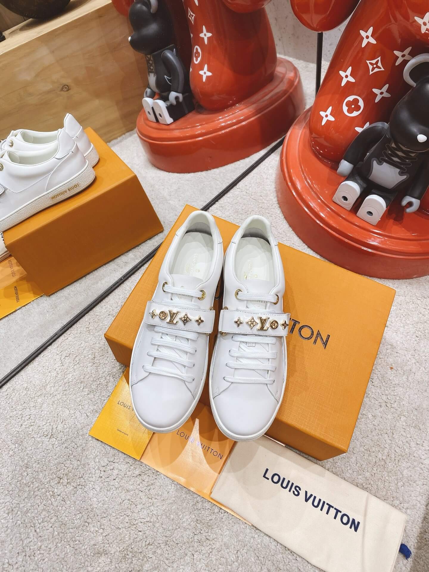 LOUIV Sneakers
