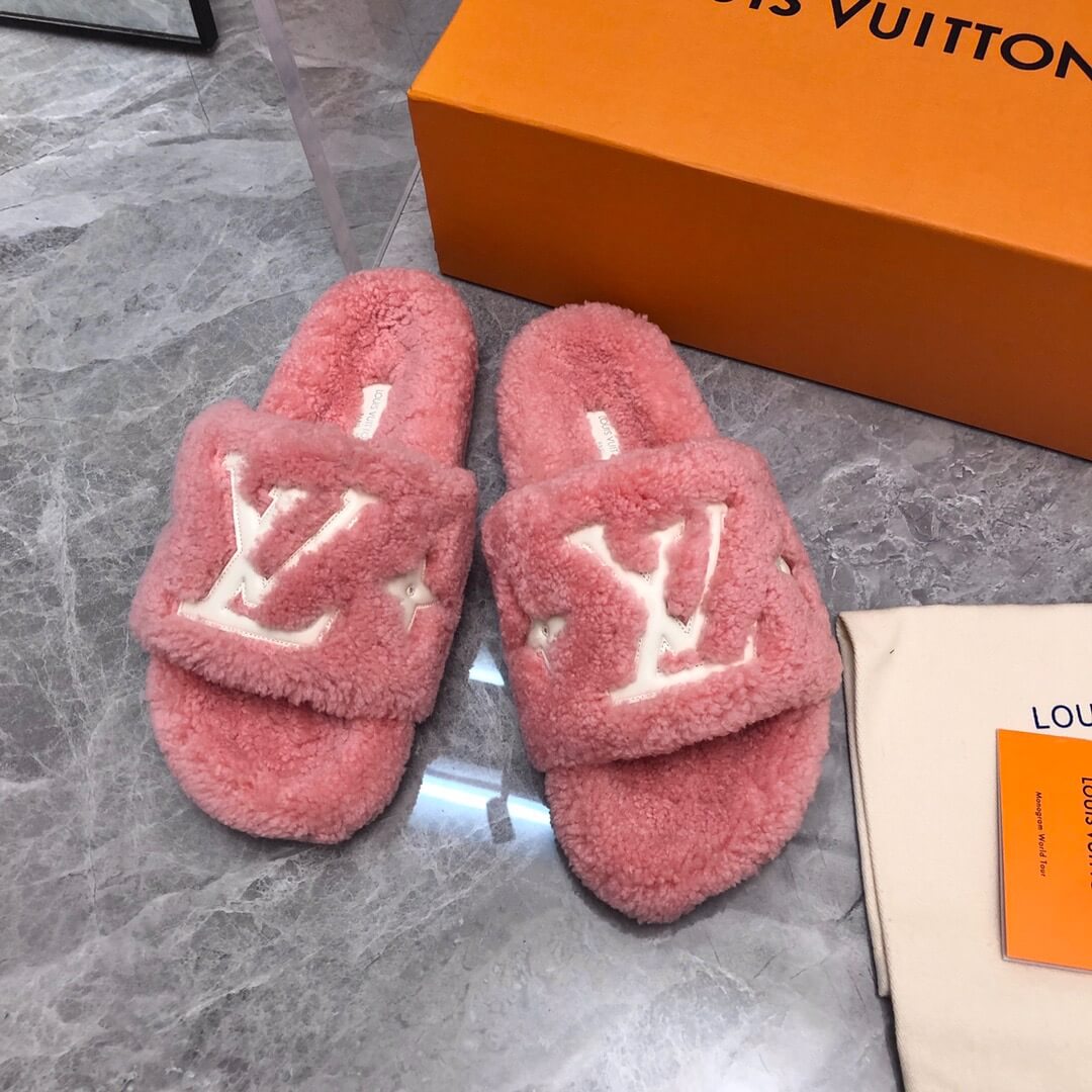 LOUIV Fur Slides
