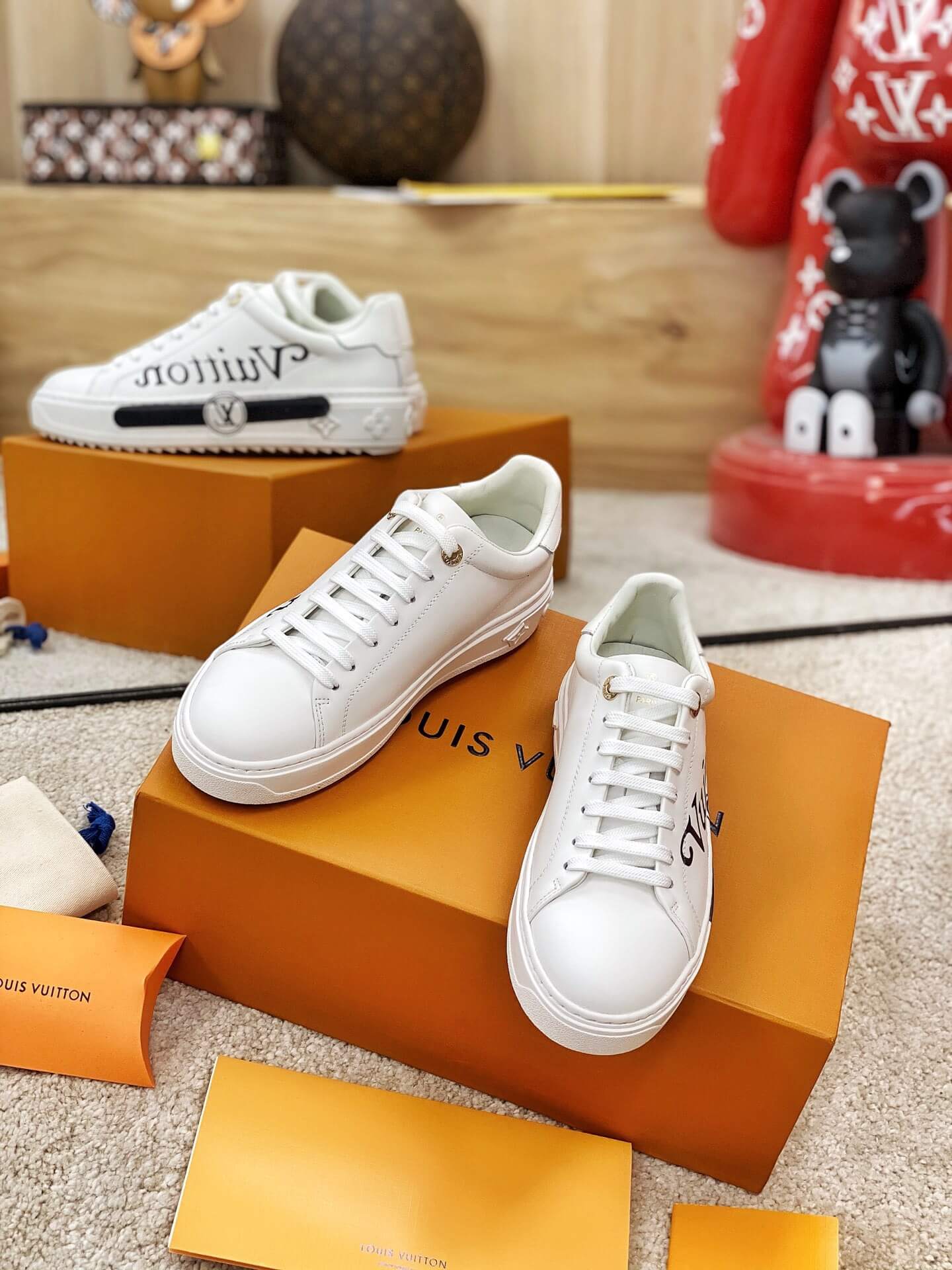 LOUIV Sneakers