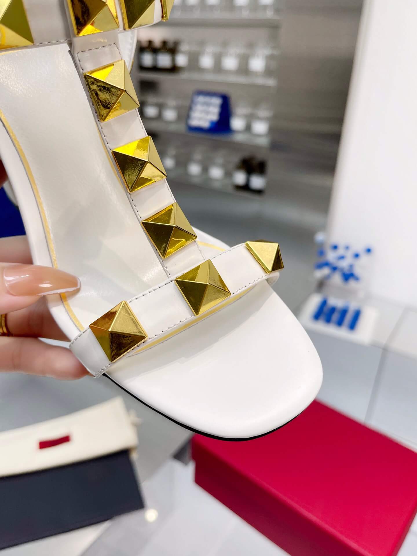 VALEN Chunky Studs Heels