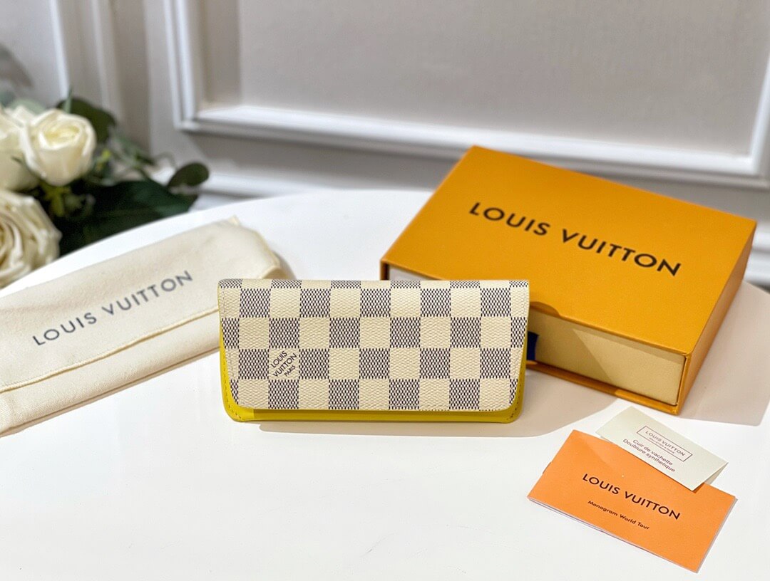 LOUIV Woody Sunglasses Case