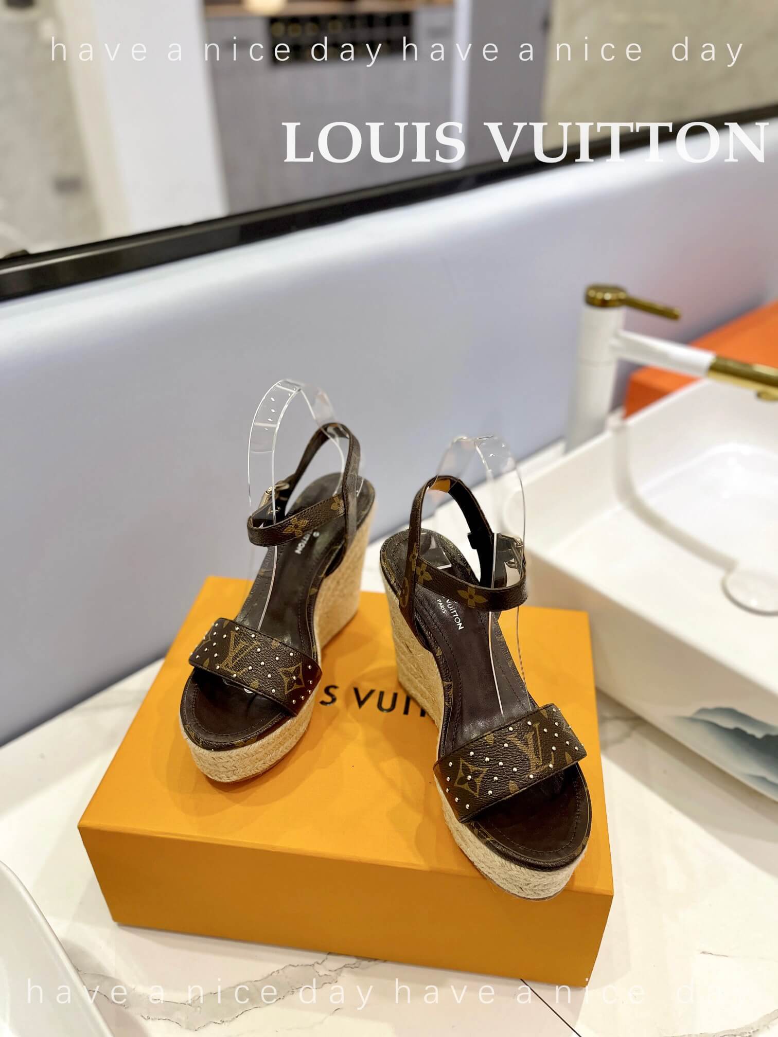 LOUIV Wedges