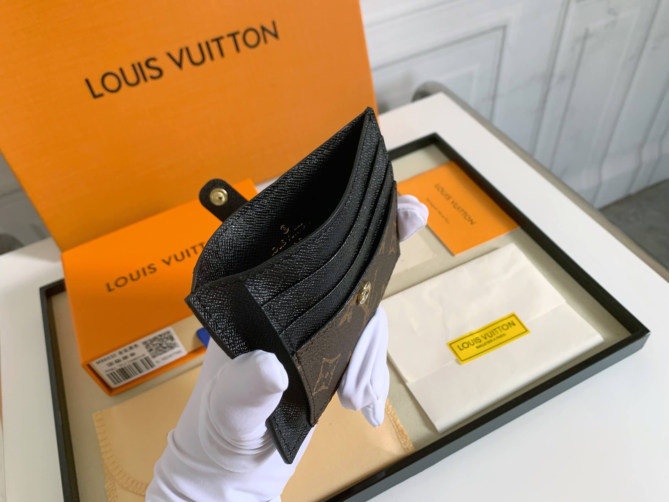 LOUIV Card Holder