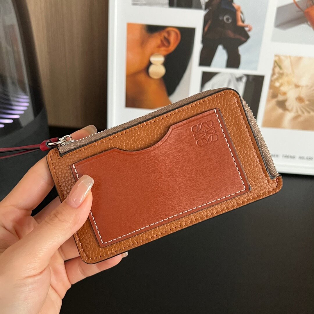 LOEW Card Holder