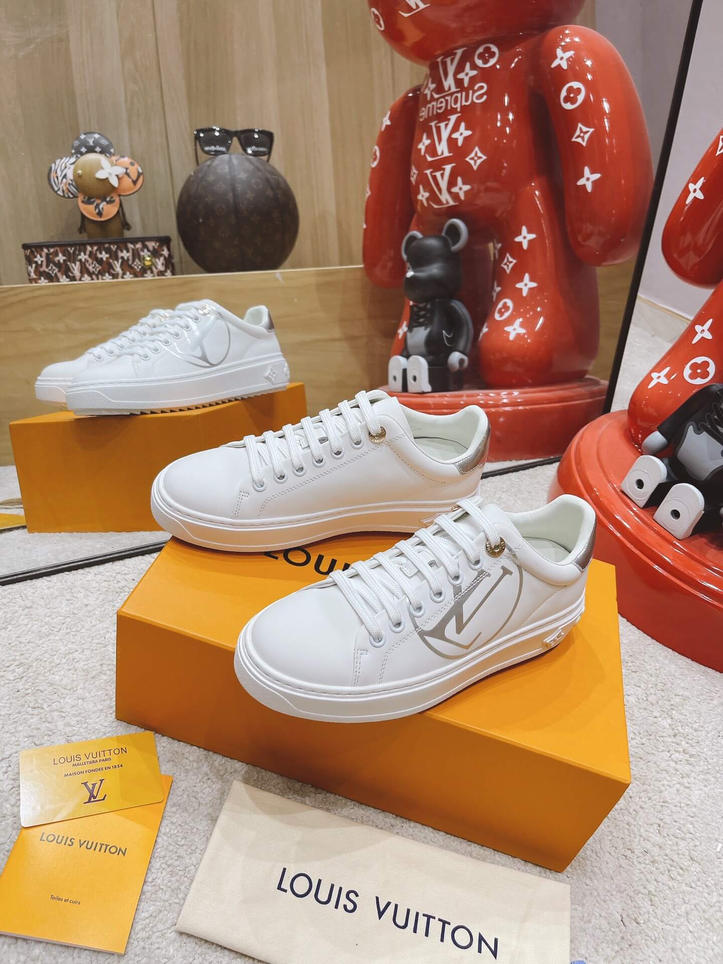 LOUIV Sneakers
