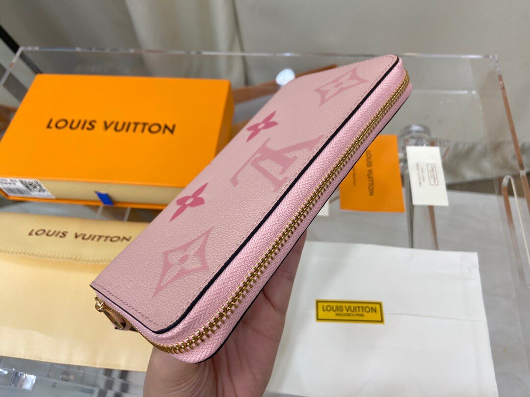 LOUIV Zippy Wallet By The Pool