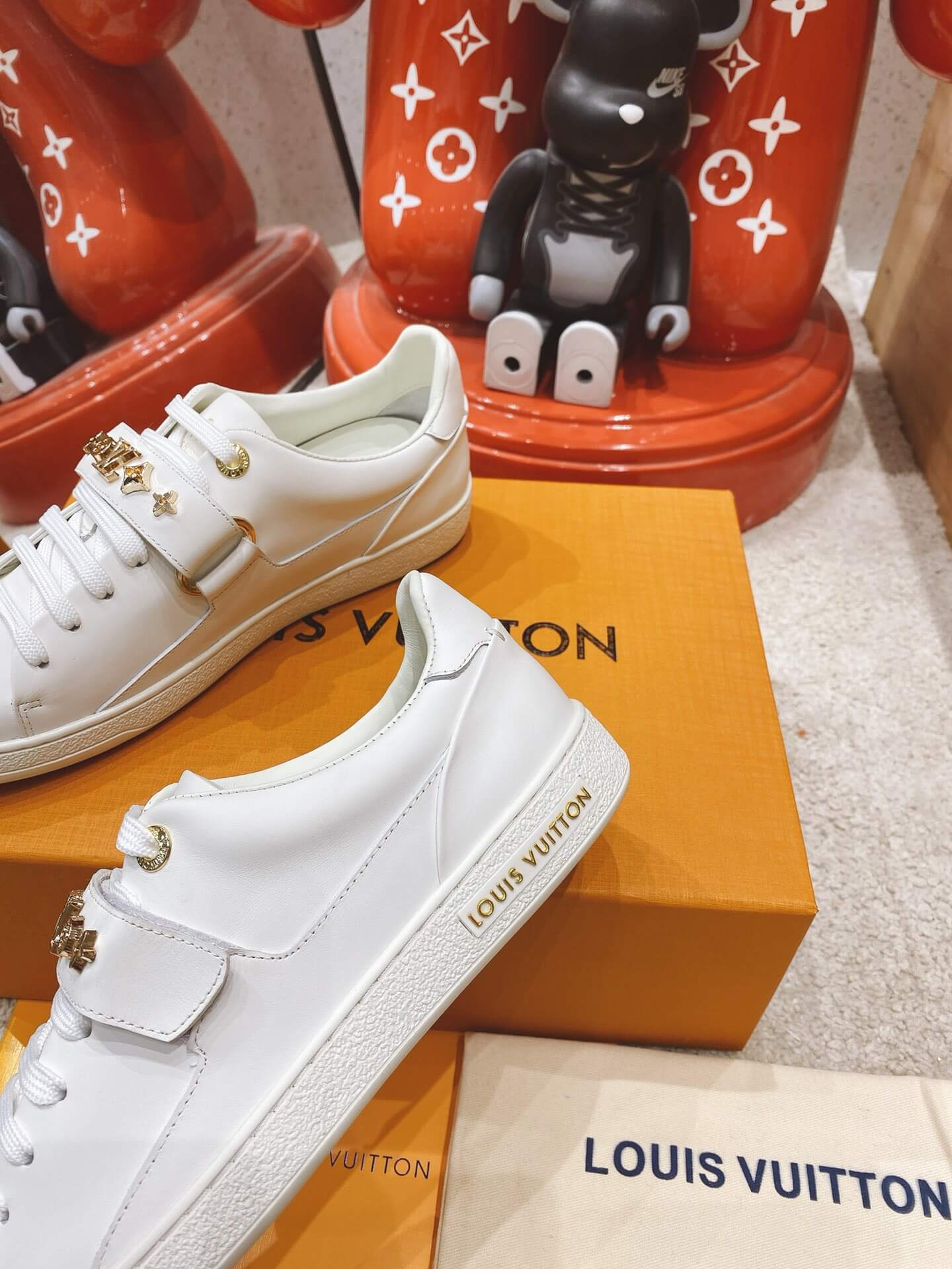 LOUIV Sneakers
