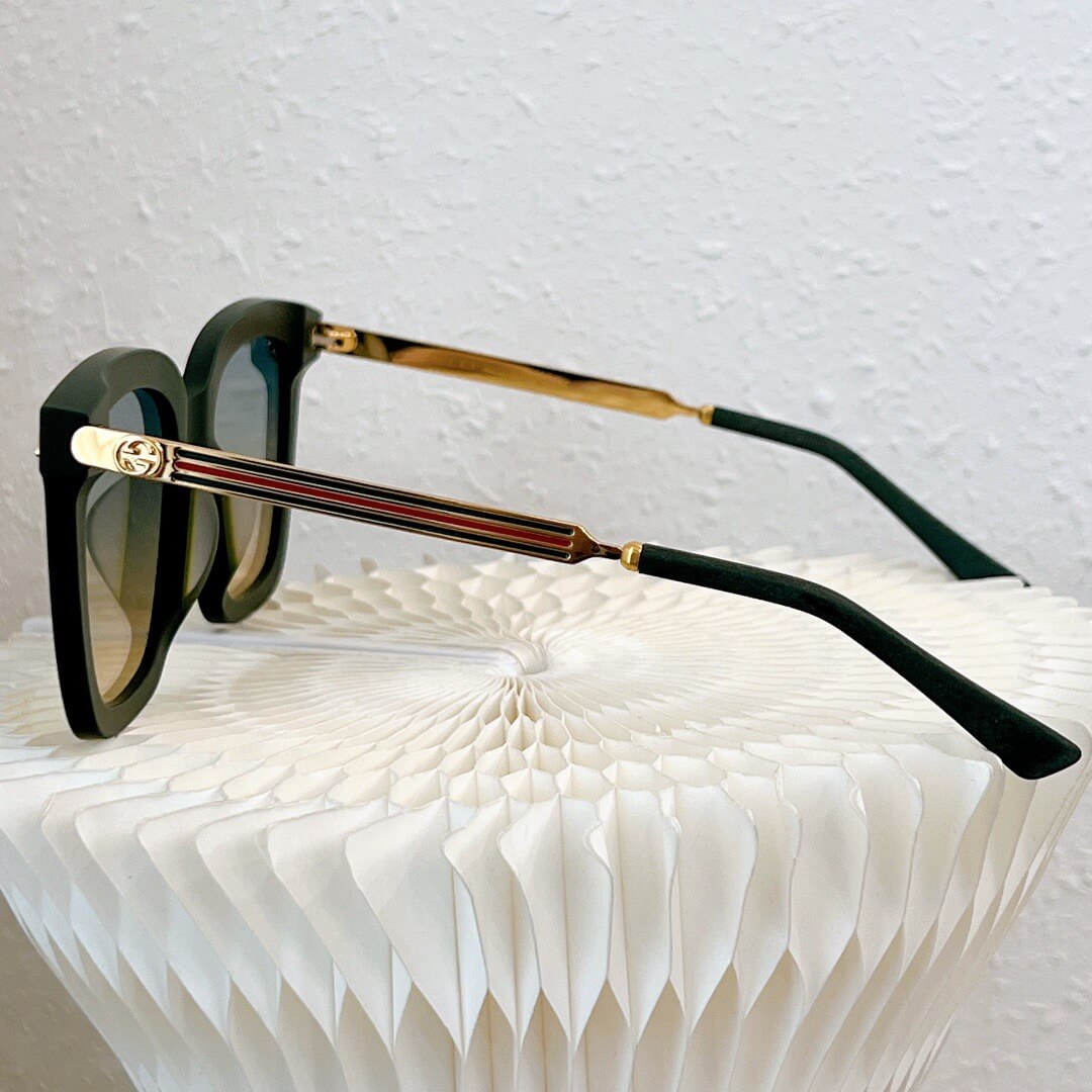 GG Sunglasses 0889