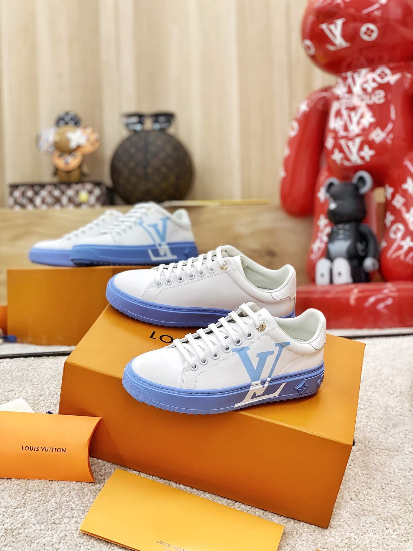 LOUIV Sneakers