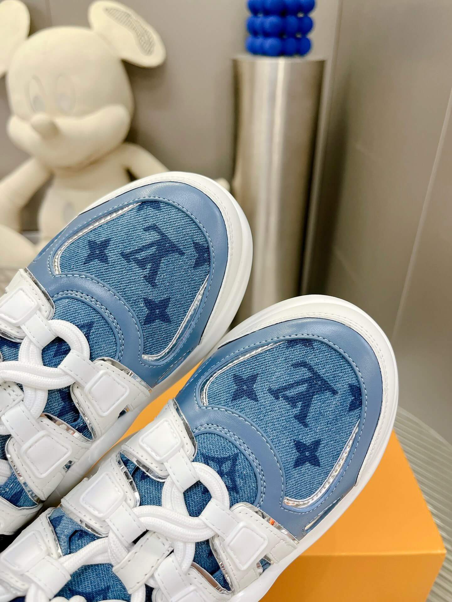 LOUIV Archlight Sneakers
