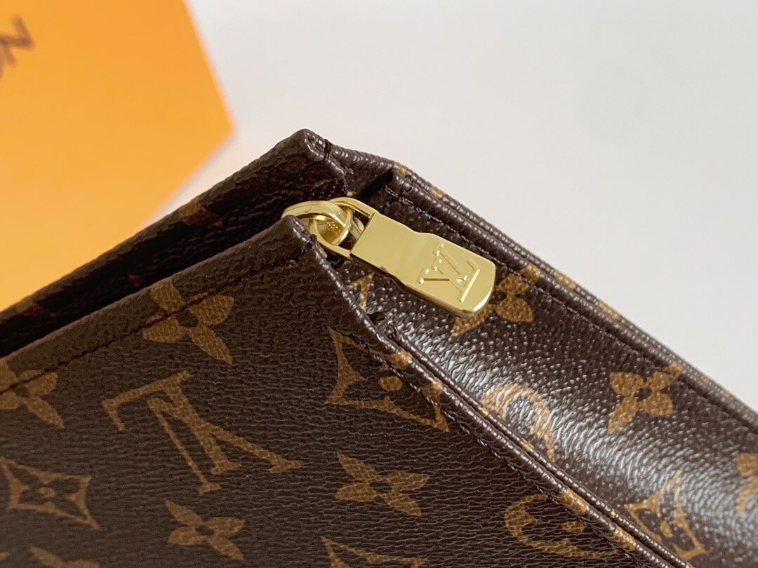 LOUIV Toiletry Pouch 26