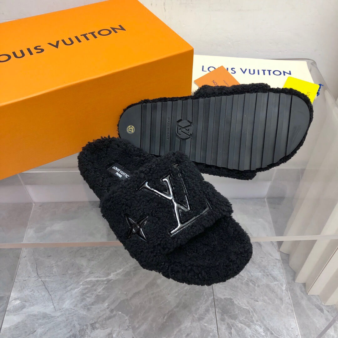 LOUIV Fur Slides