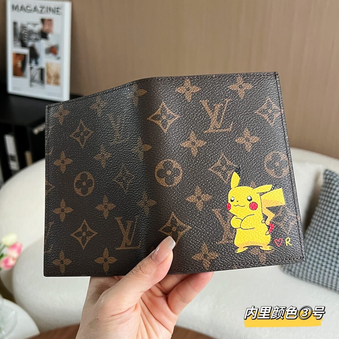 LOUIV Passport Cover