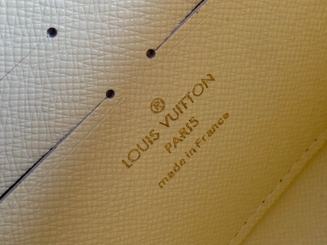 LOUIV Zippy Wallet