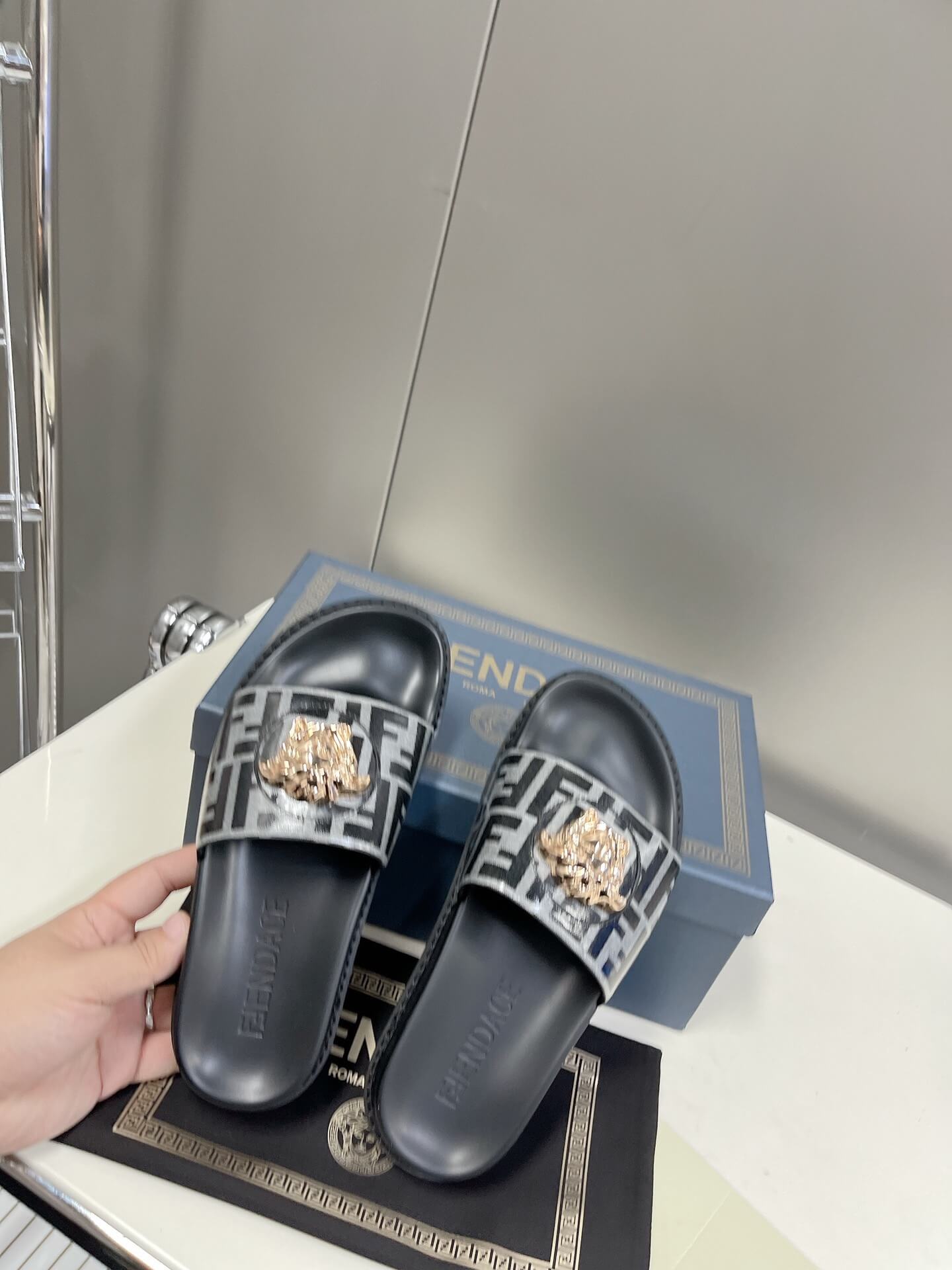 Fendace Slides