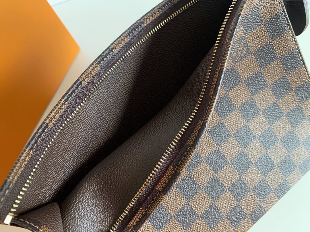 LOUIV Toiletry Pouch 26