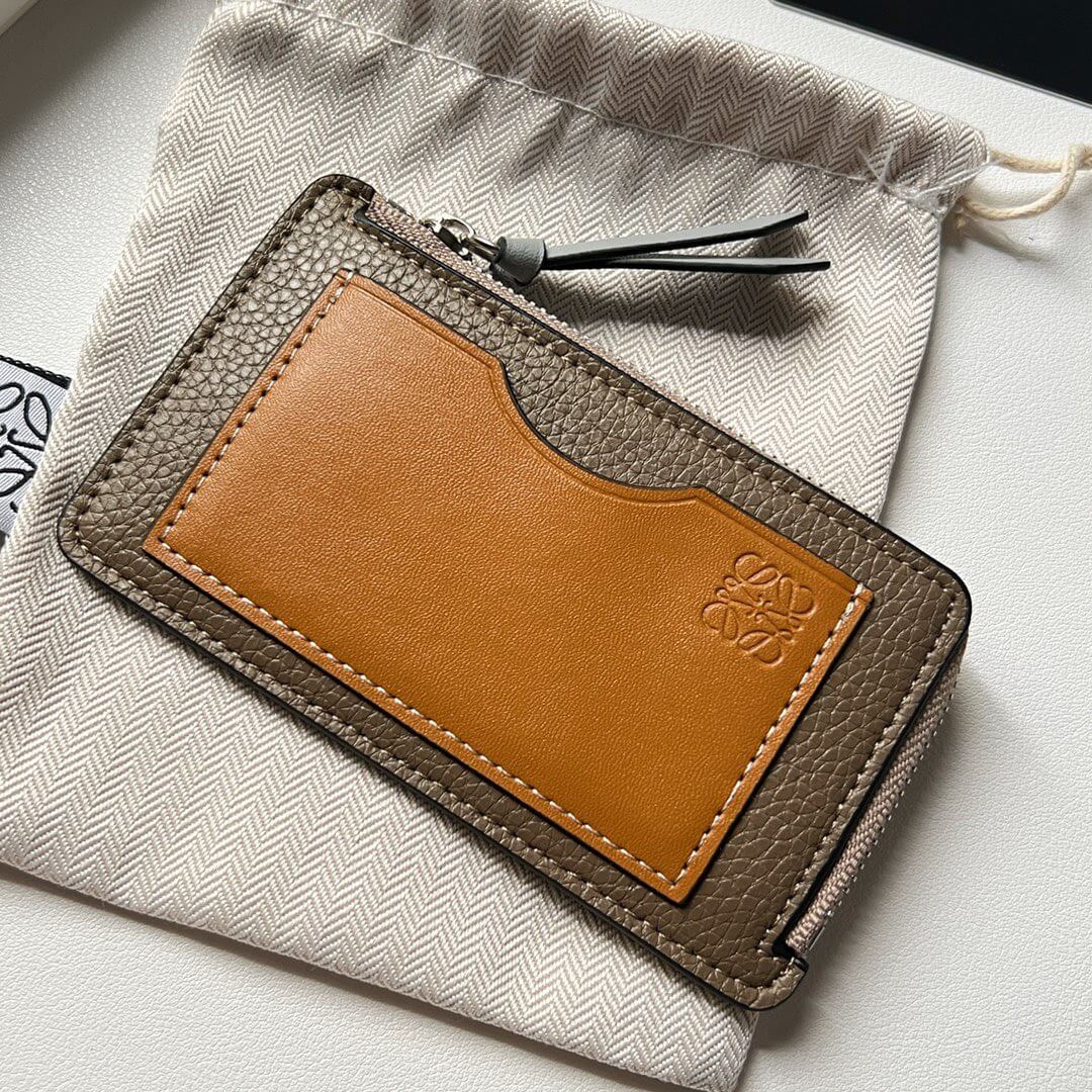 LOEW Card Holder