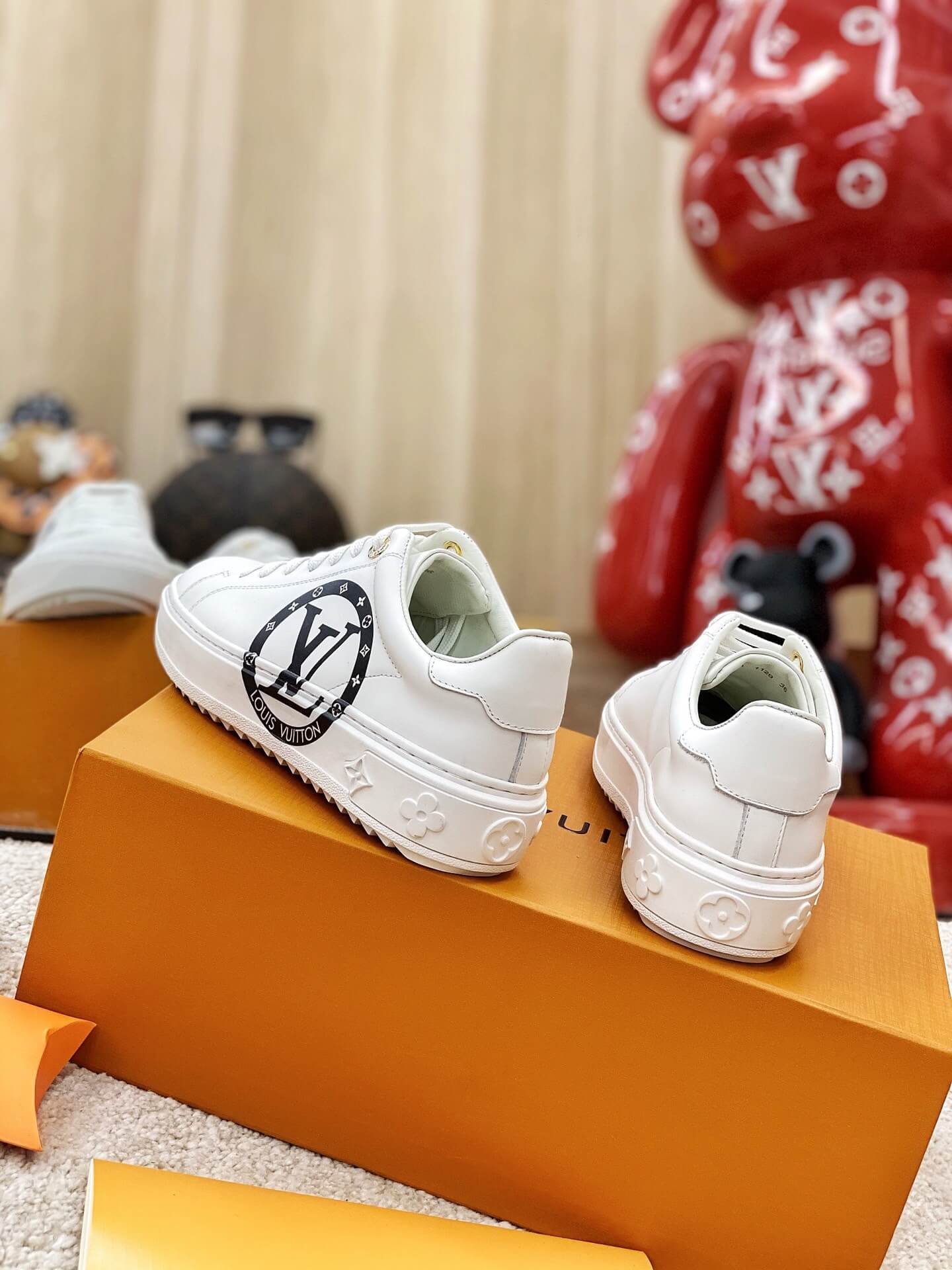 LOUIV Sneakers