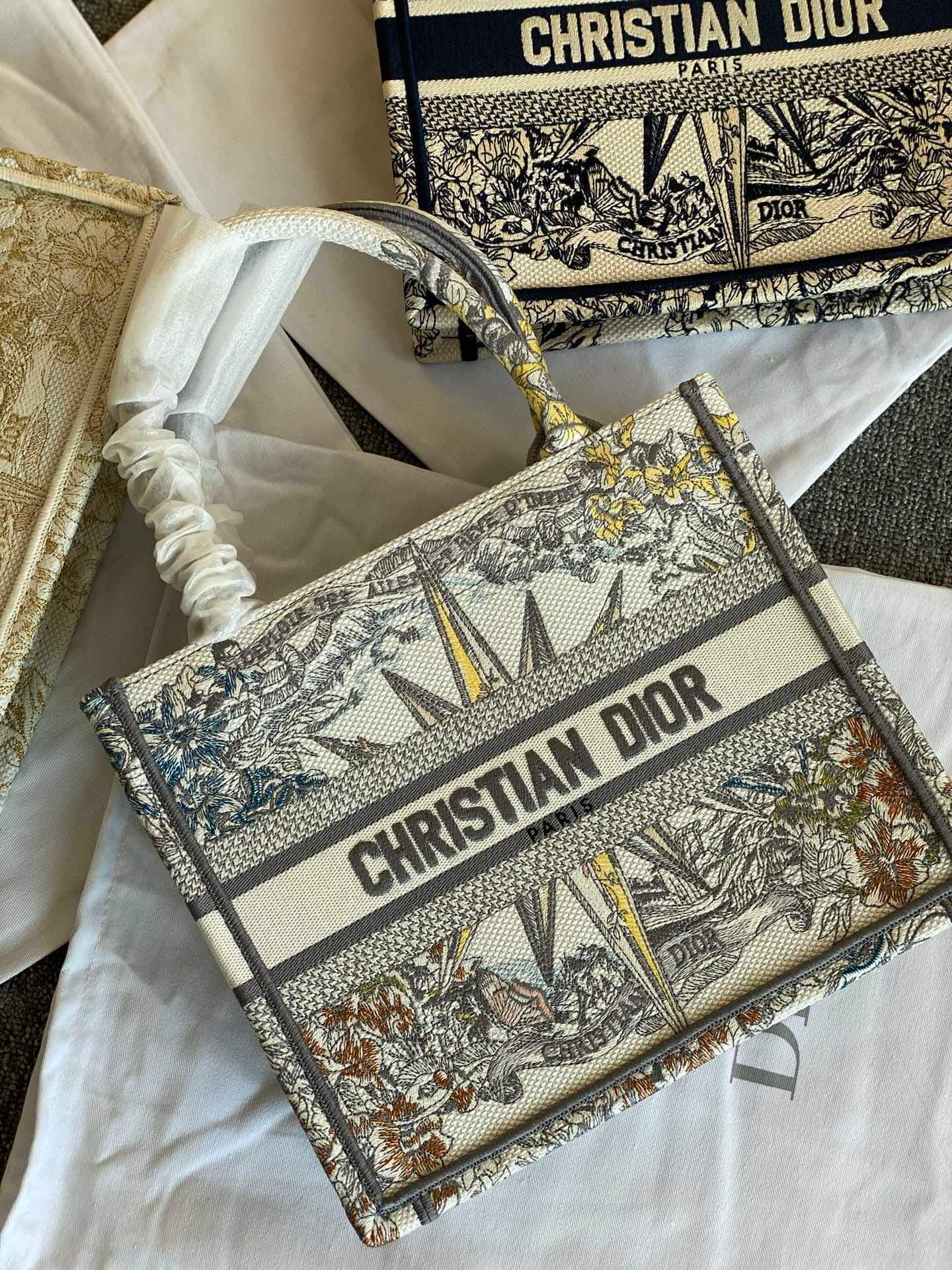 CD Booktote 25