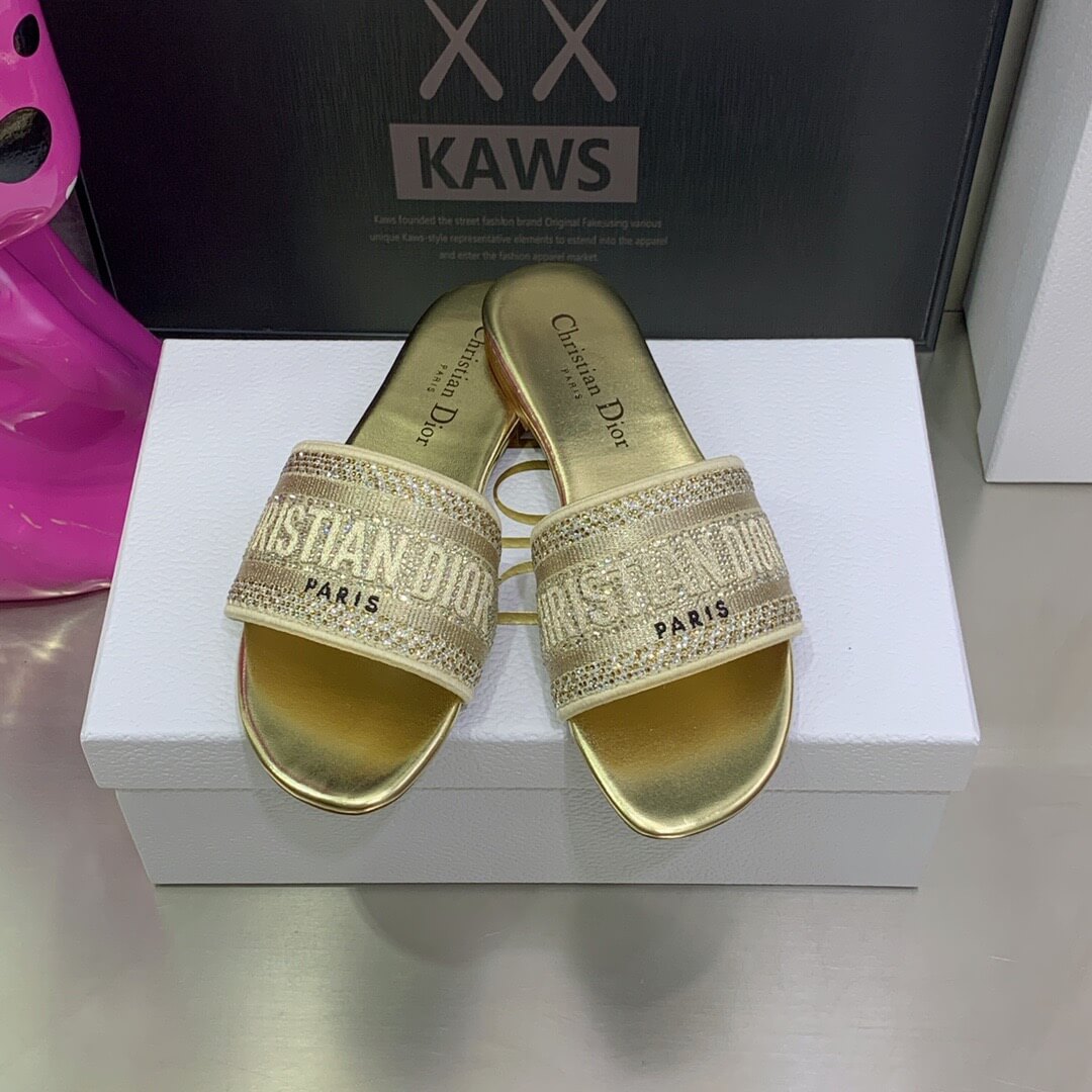 CD Dway Slides