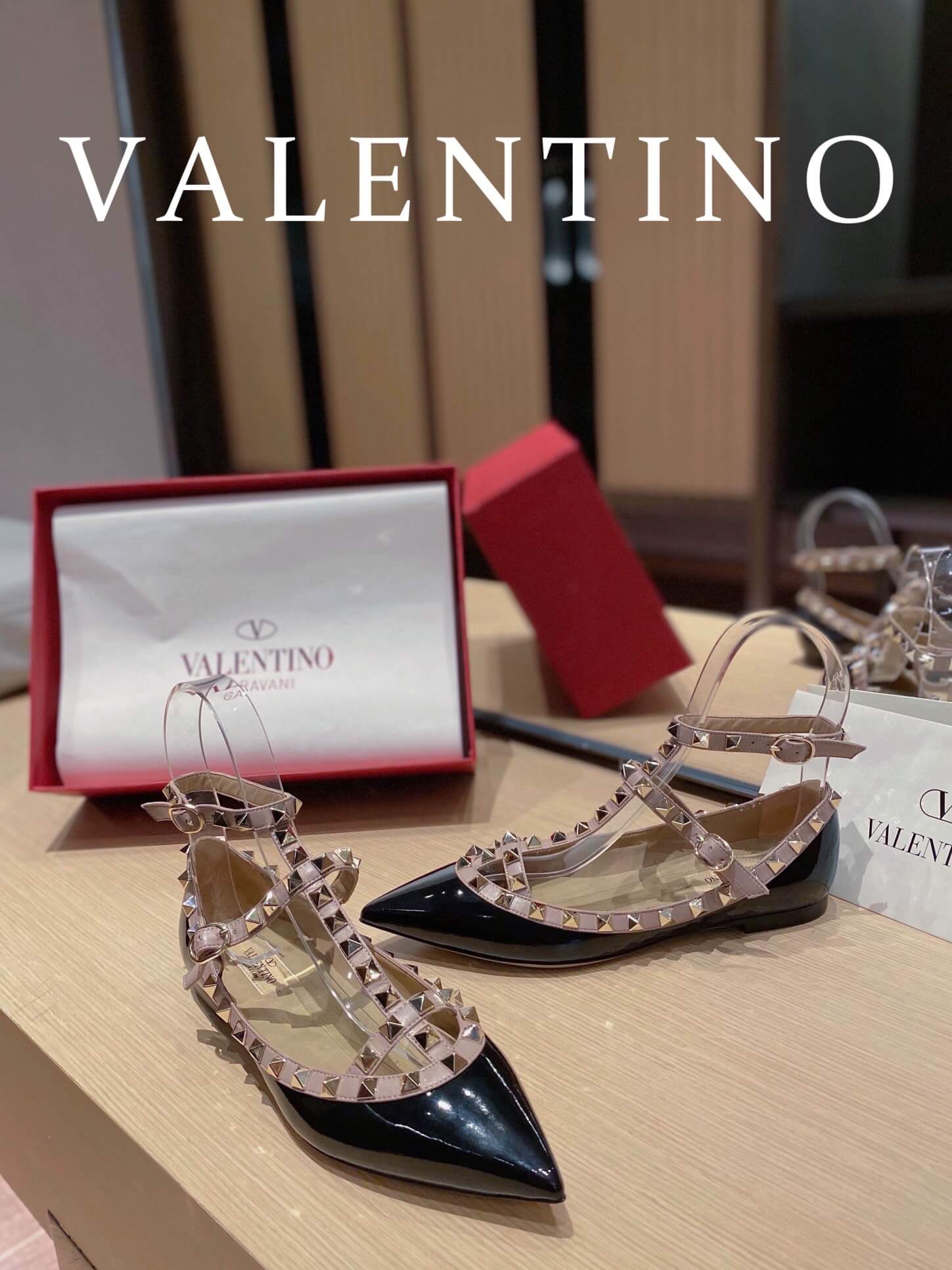 VALEN Rockstuds Sandals