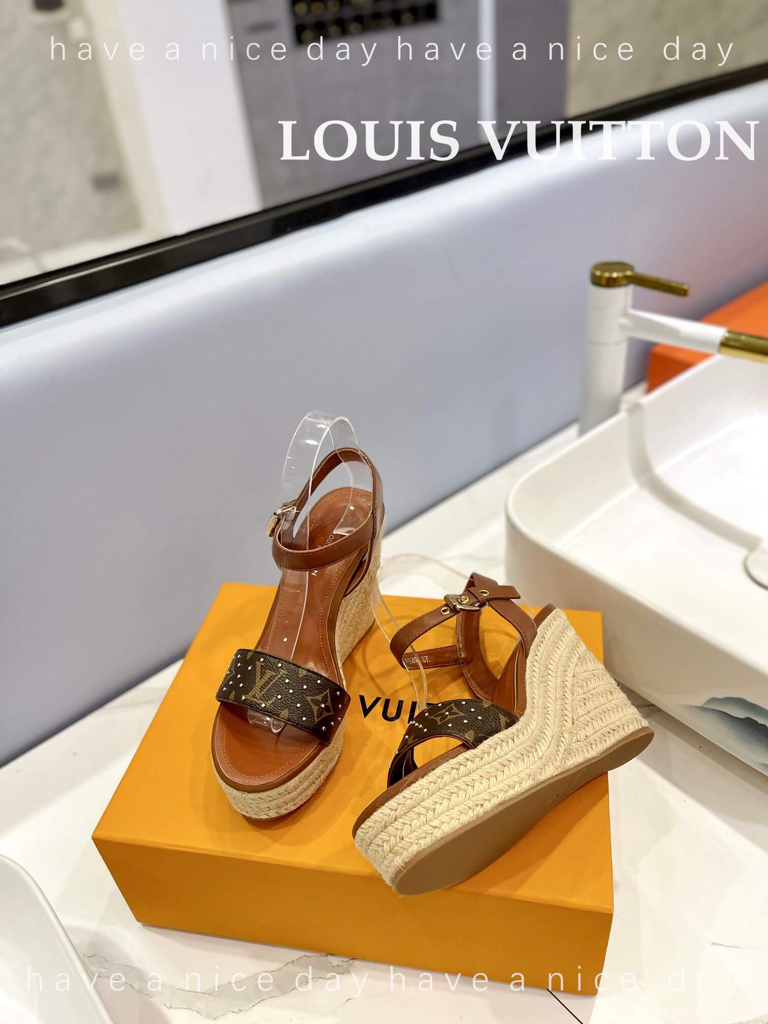 LOUIV Wedges