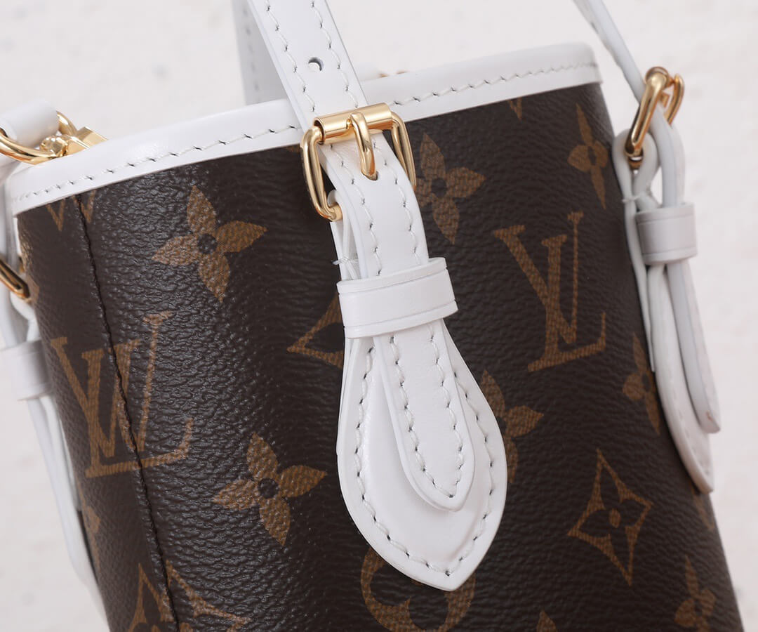 LOUIV Match Bucket Bag