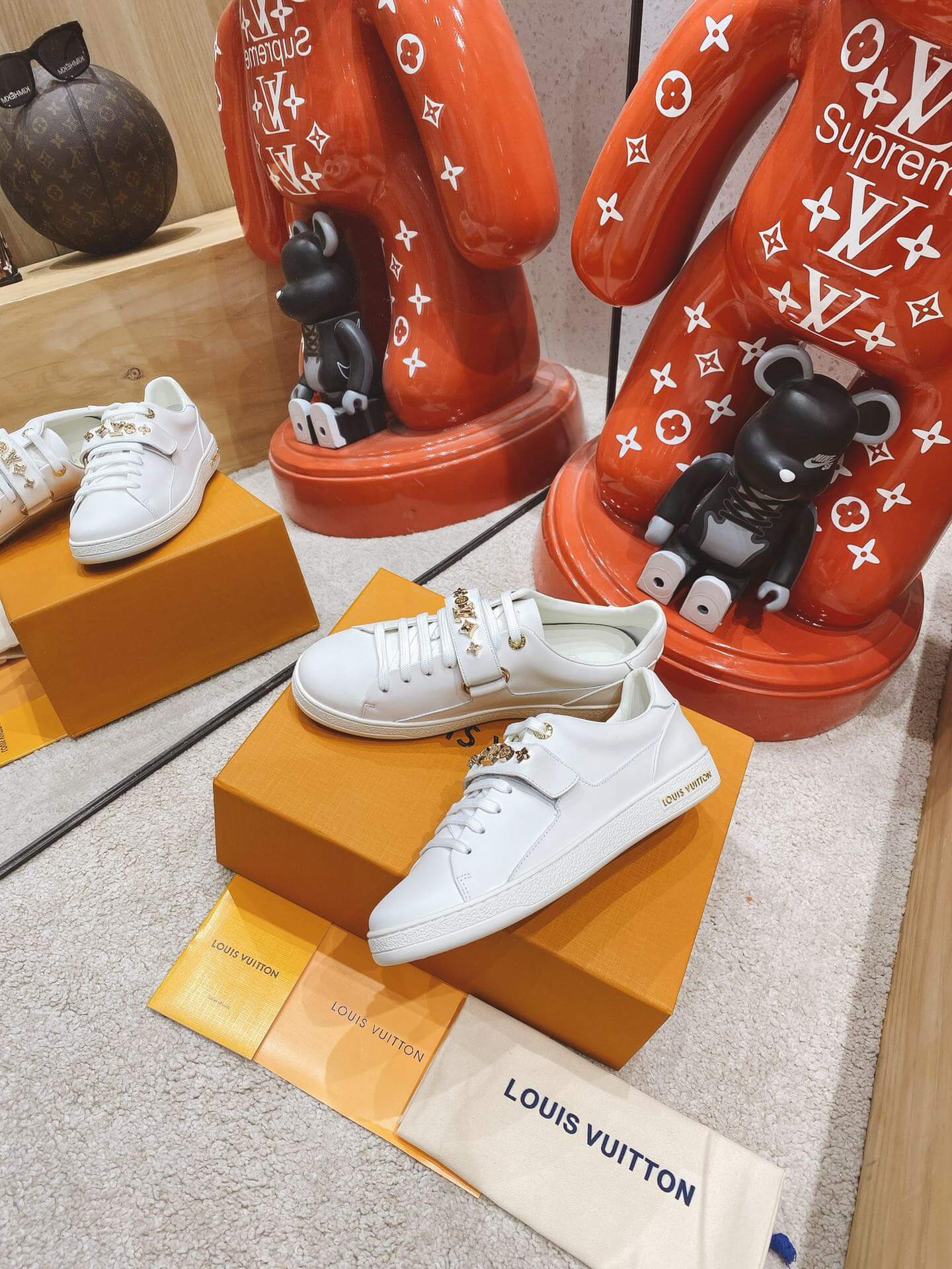 LOUIV Sneakers