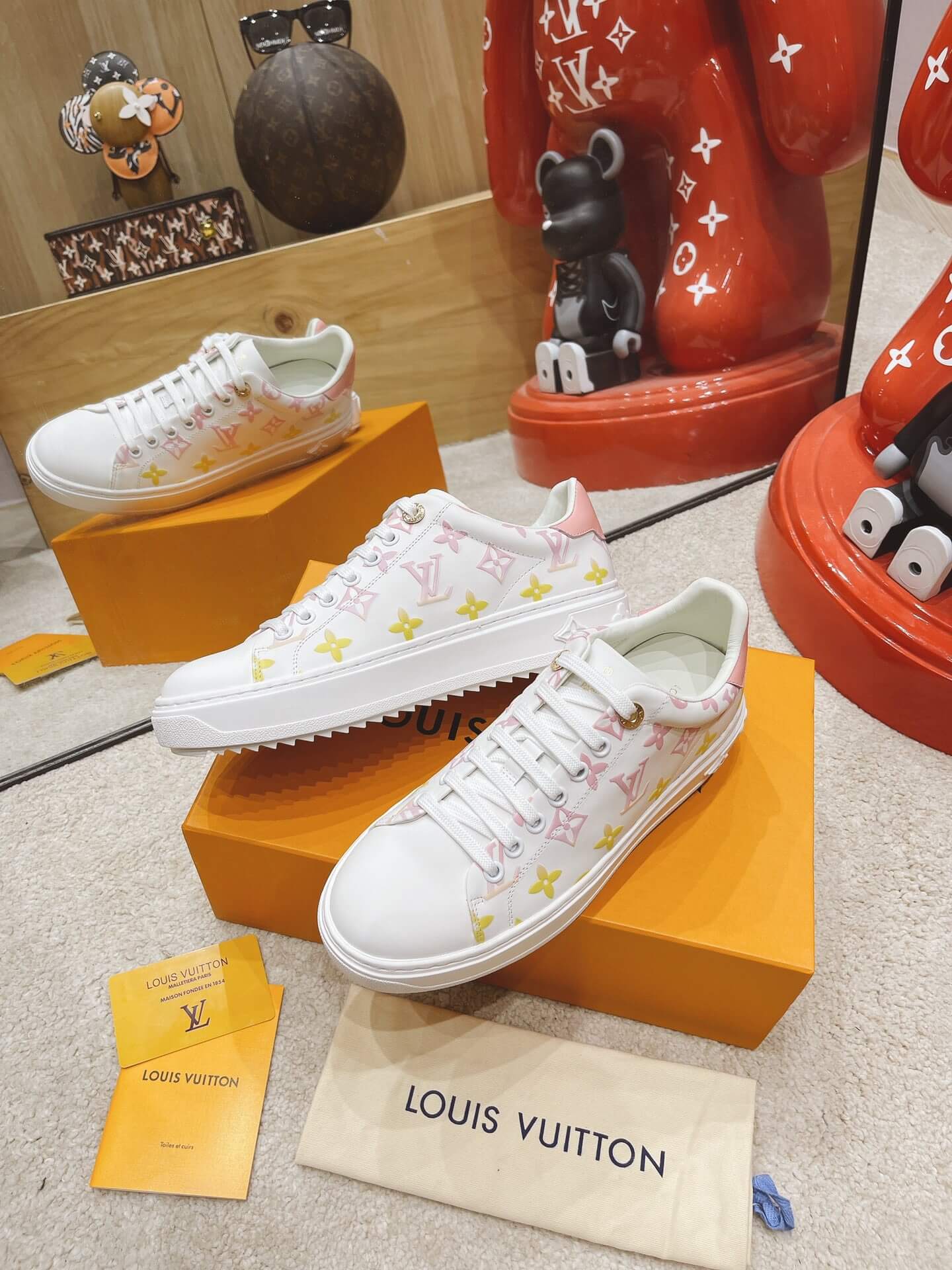 LOUIV Sneakers