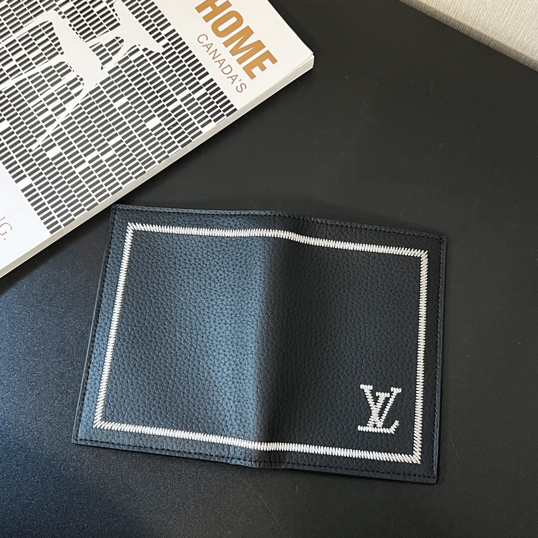 LOUIV Passport Cover