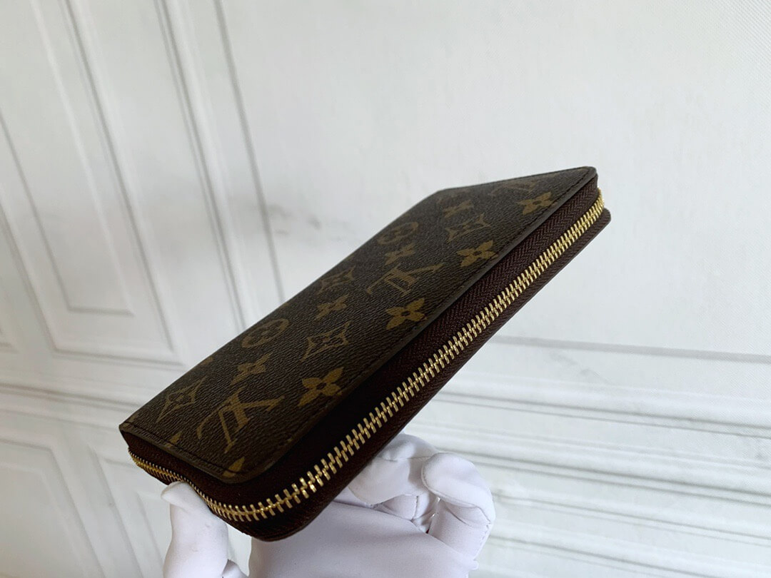 LOUIV Zippy Wallet