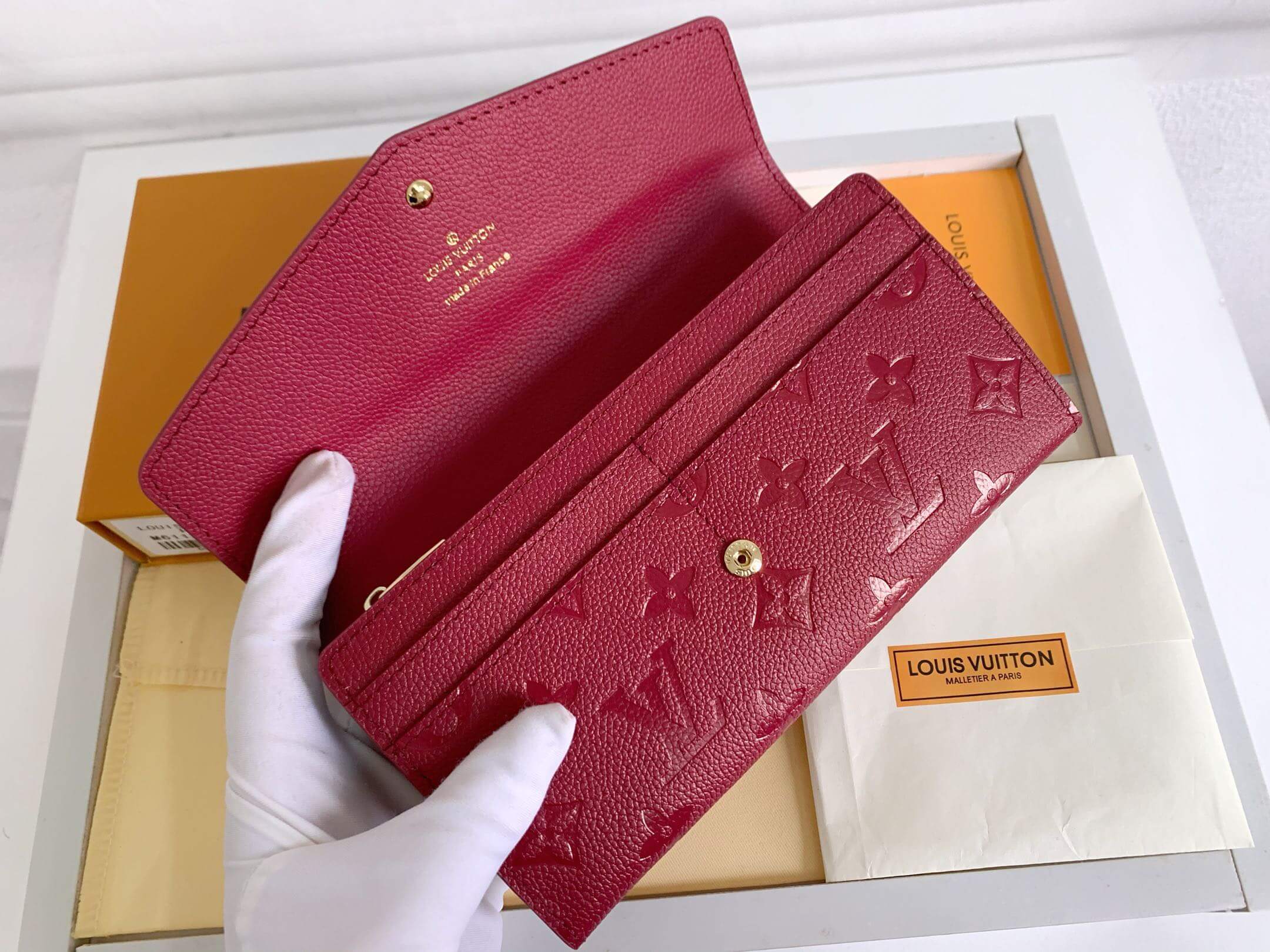 LOUIV Sarah Wallet