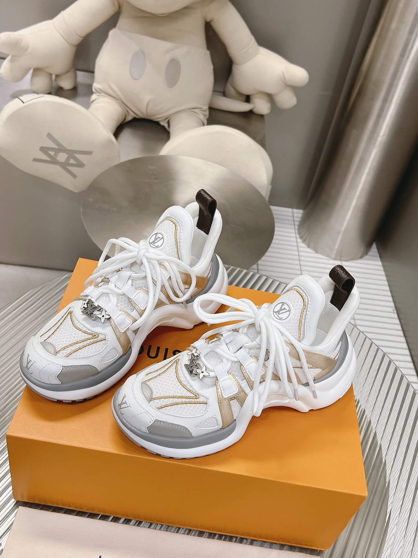 LOUIV Sneakers